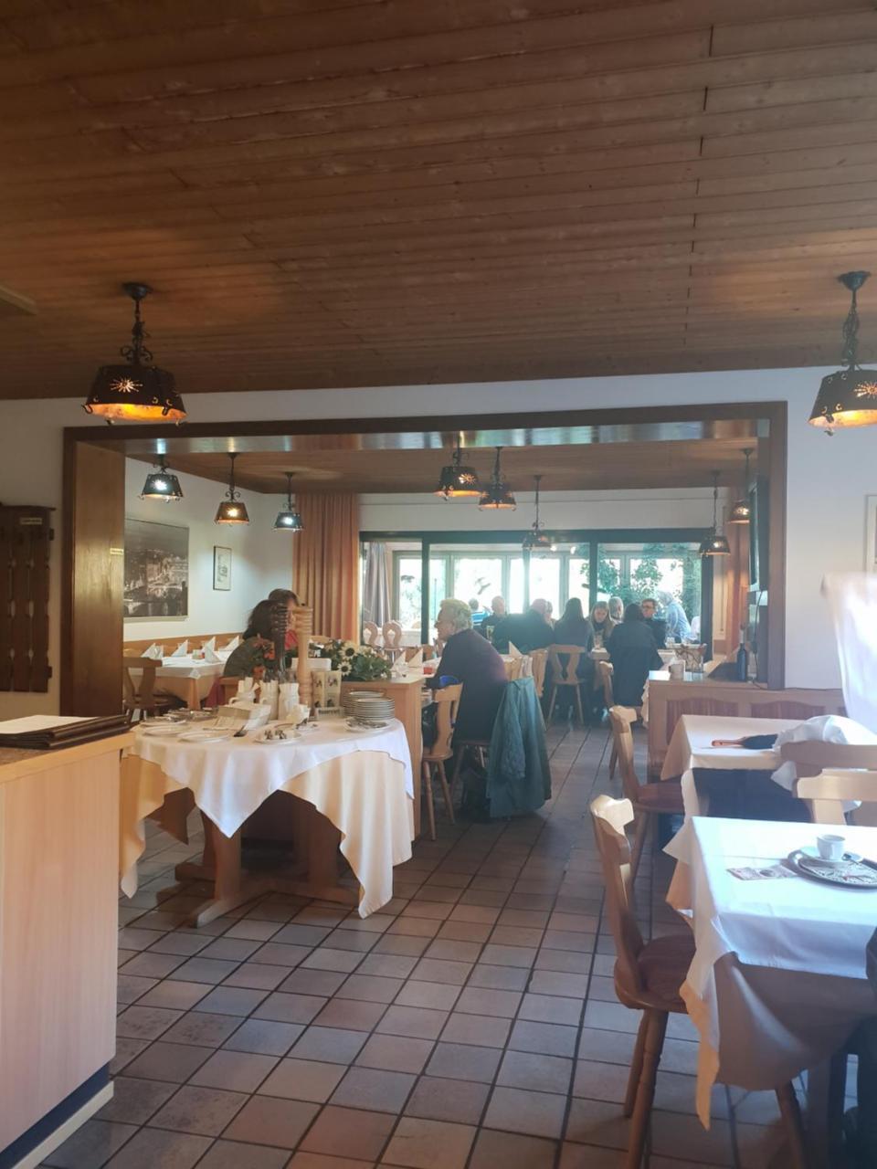 Ganerb Hotel Dudenhofen Buitenkant foto